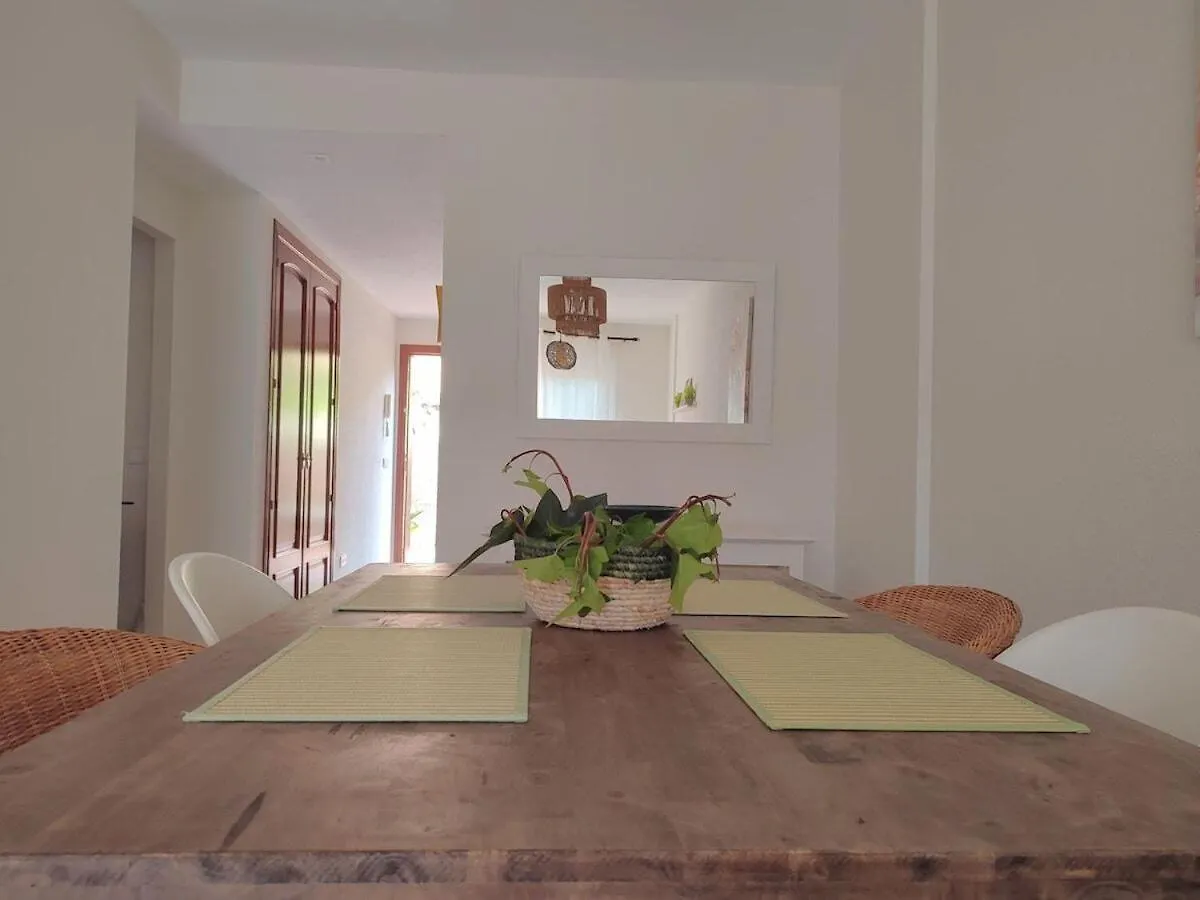 Apartamento Con Piscina 카사레스 아파트